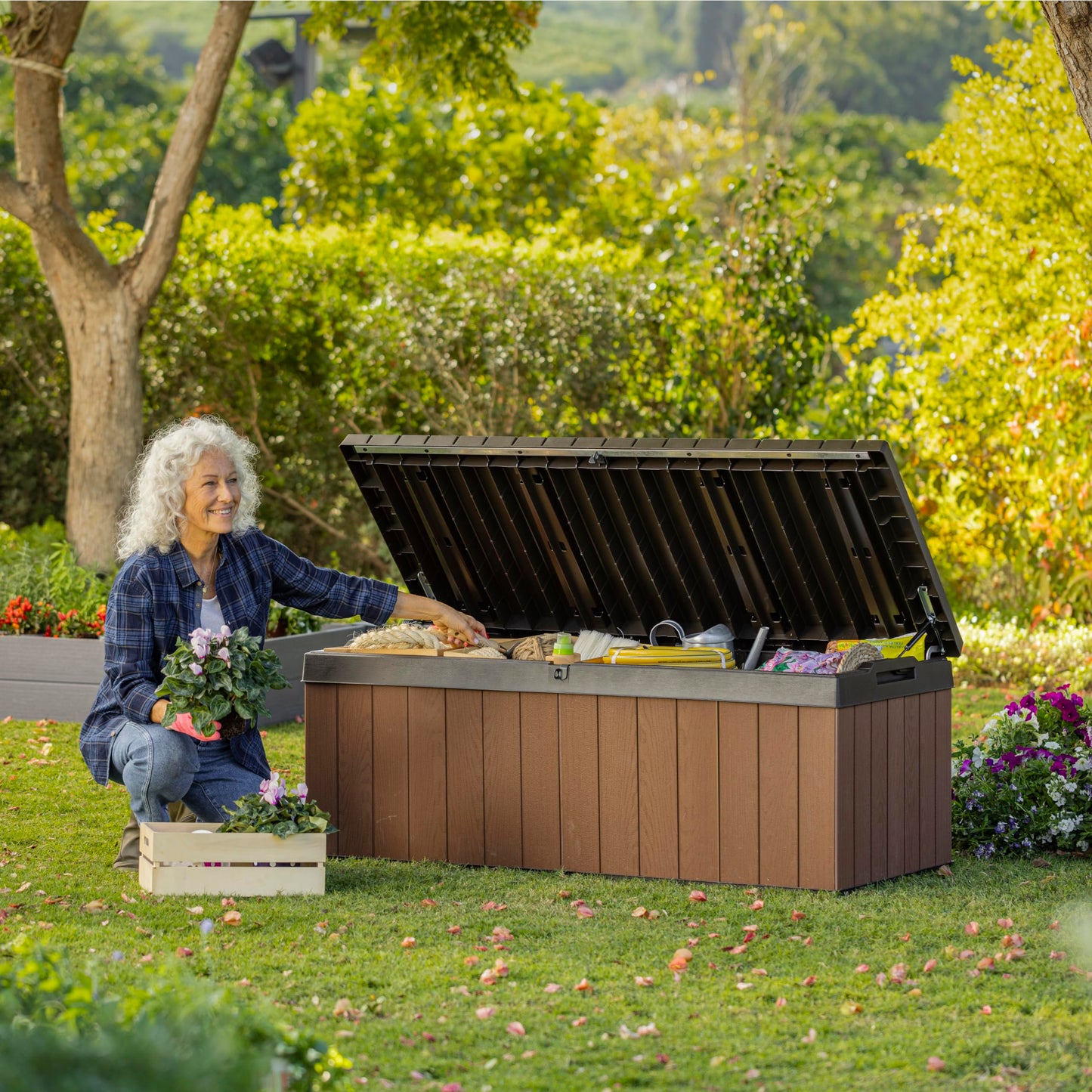 Keter Darwin 380L Outdoor Garden Furniture Storage Box Brown Evotech+ Wood Look and Feel | Fade Free | All Weather Resistant | Safe and Secure | Zero Maintenance | 2 year Warranty